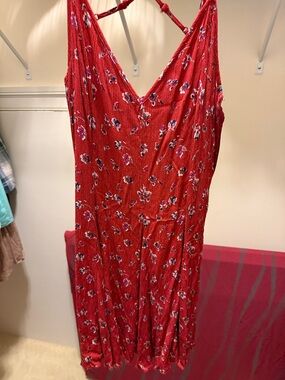 Red Floral V-Neck Maxi Dress